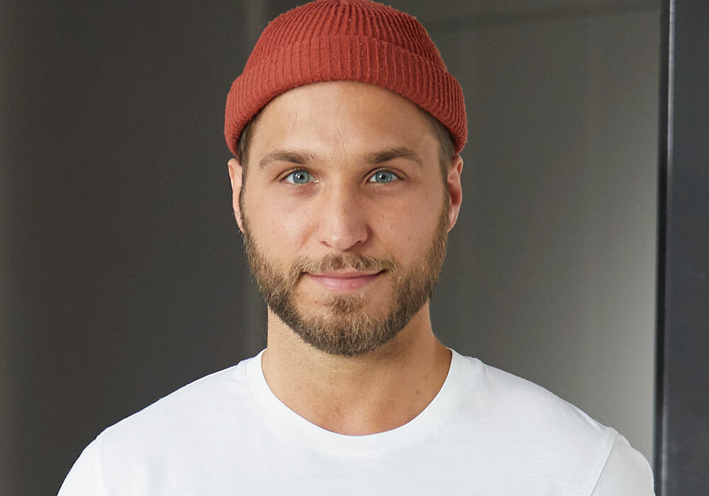 Mate Granic Yogalehrer bei yogafürdich Berlin
