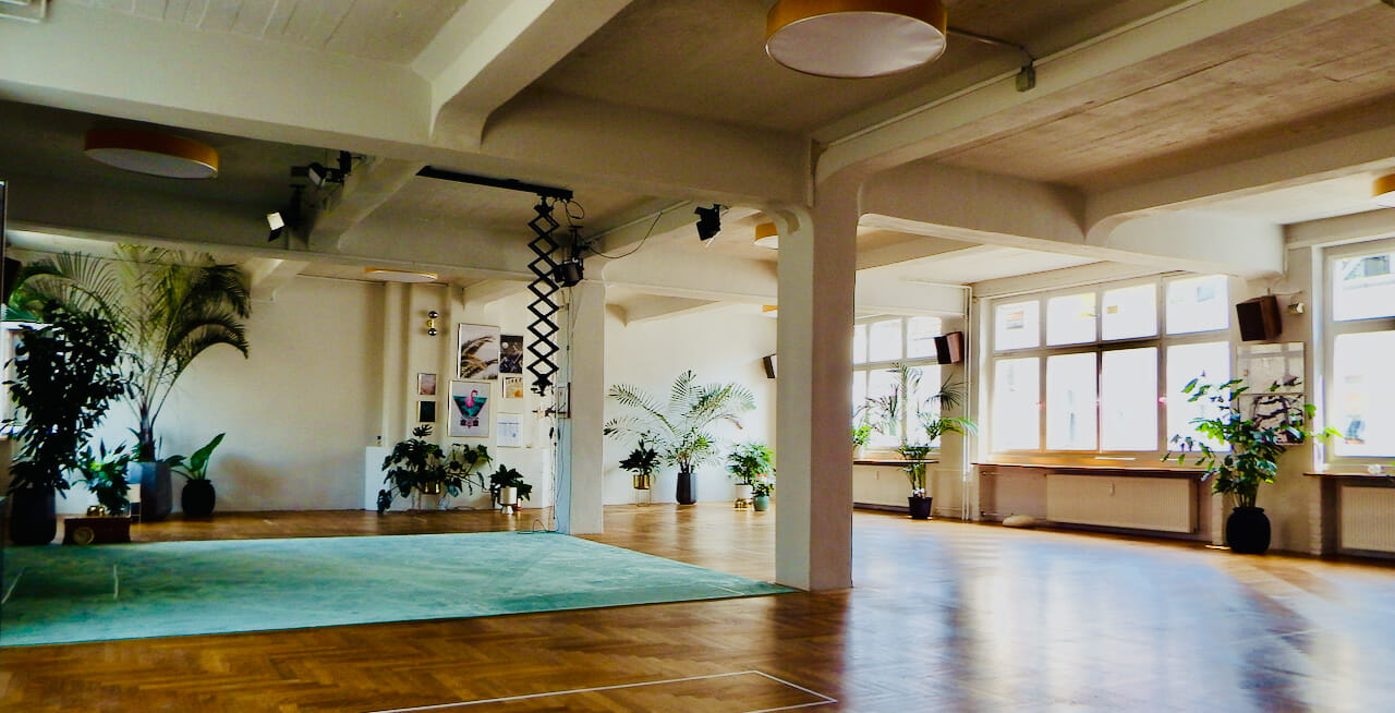Yogafurdich 10823 Berlin Schoneberg Studio In Der Akazienstrasse Yogafurdich Power Vinyasa Flow Yoga In Berlin