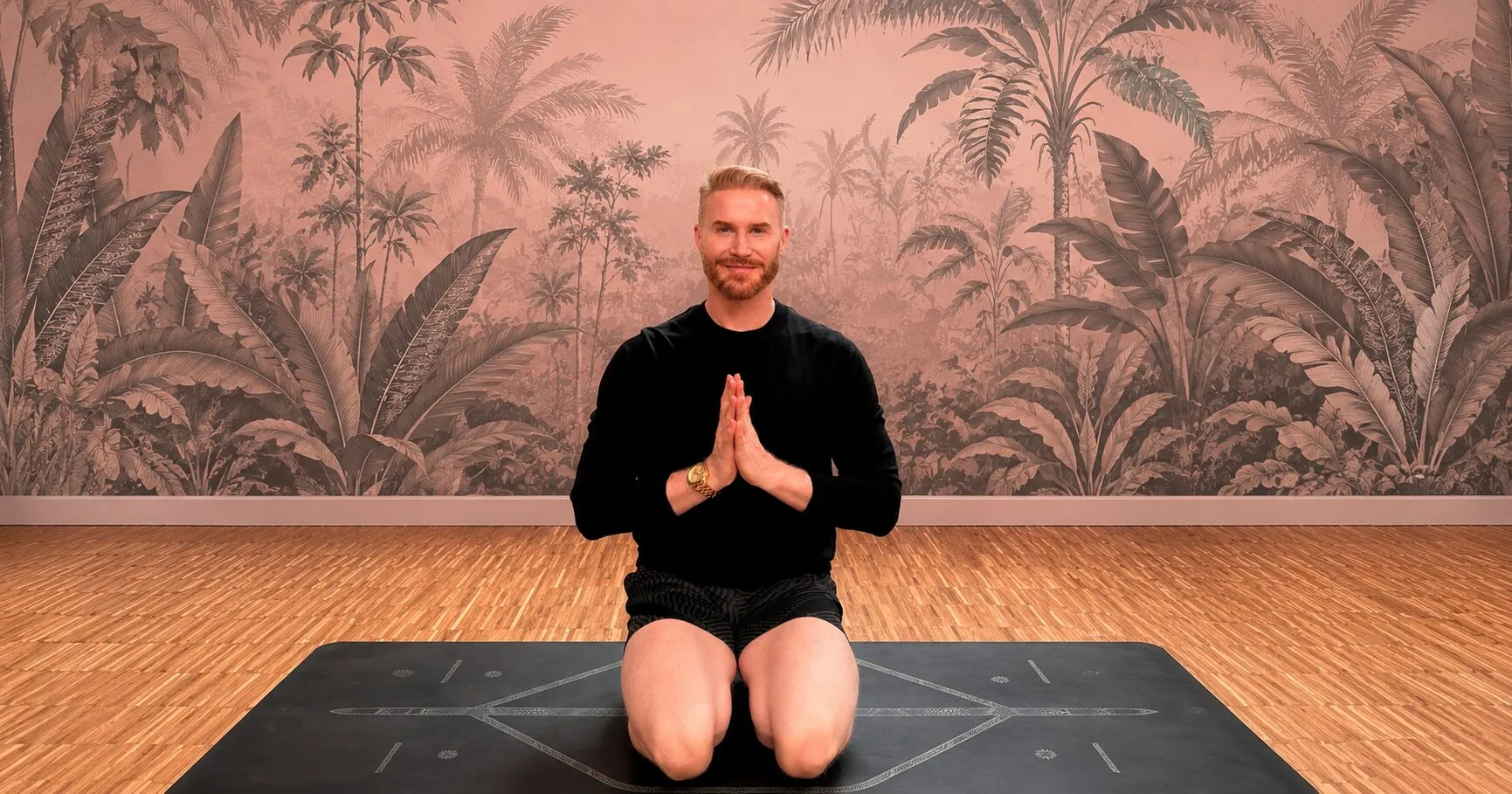 Victor Thiele Yogalehrer und Eigentümer von yogafürdich in Berlin