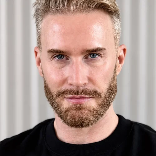 Victor Thiele, Yogalehrer bei yogafürdich Berlin