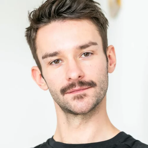 yogafuerdich Lehrer Adam Antoniszyn