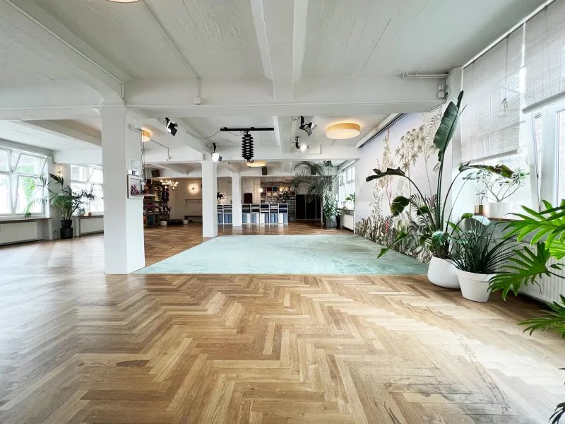 Seitlicher Block in den Yogaraum vom Studio yogafürdich in Berlin Schöneberg
